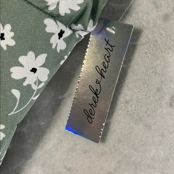 Derek Heart Sage Green Floral Flutter Sleeve Empire Waist Street Length Dress 1X - Picture 7 of 12